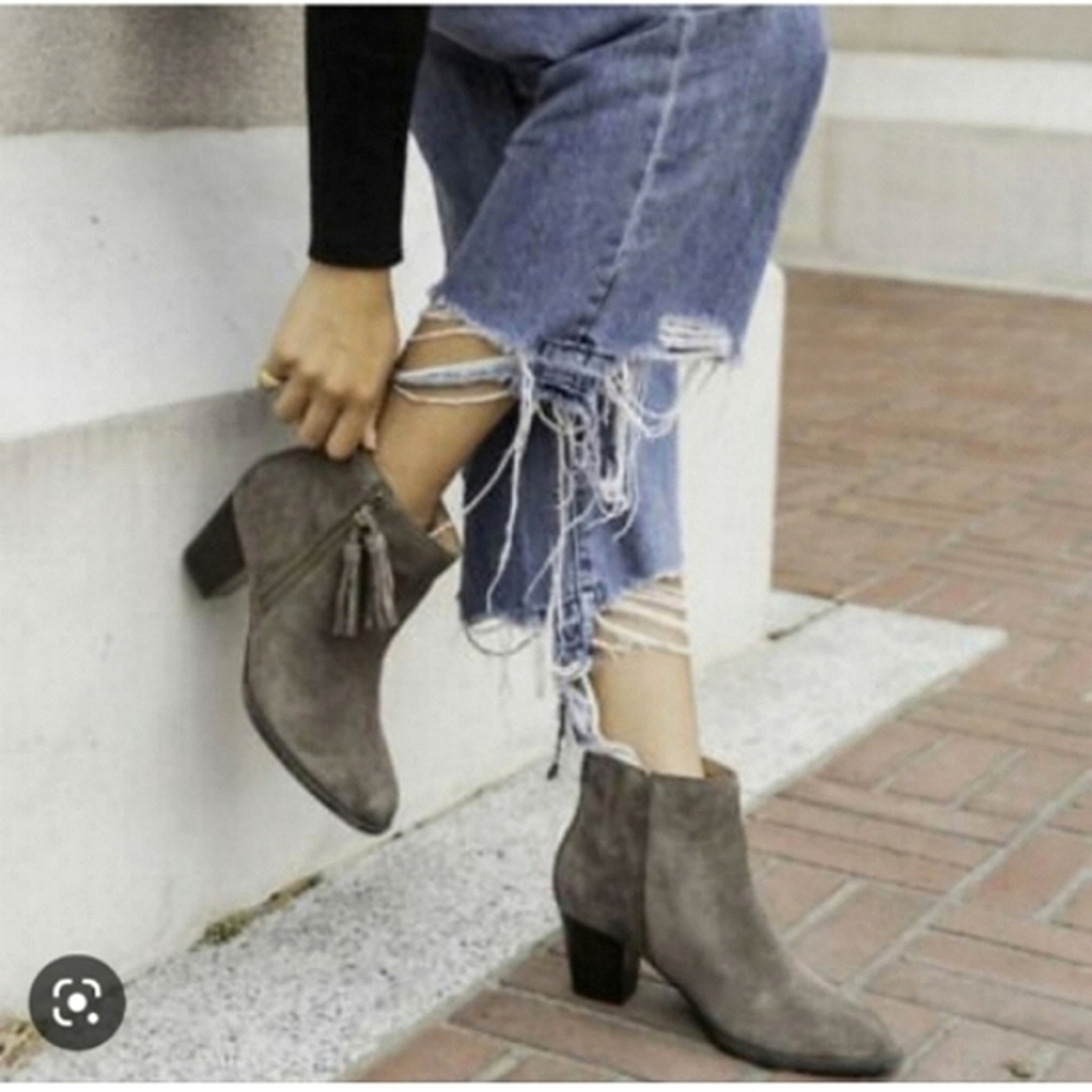 Vionic Madeline Gray Suede Waterproof Boots Size 8.5